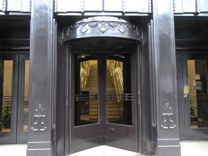 Venta de puertas giratorias en Toledo